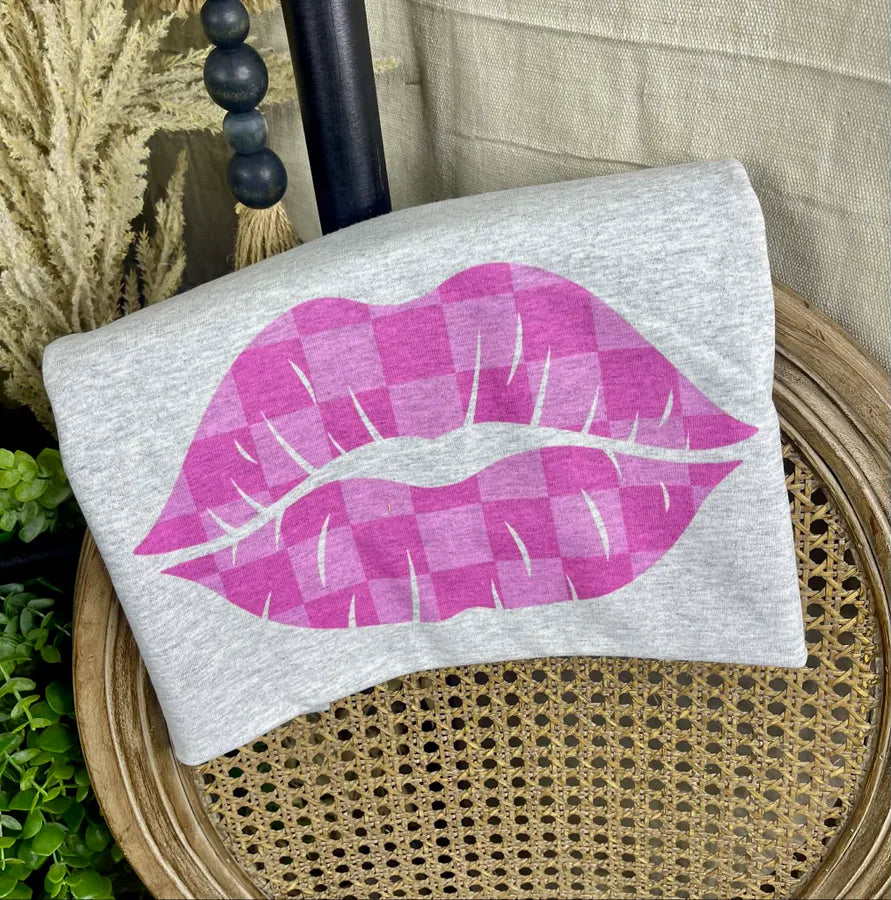 Checkered Lips (Gildan Tee)